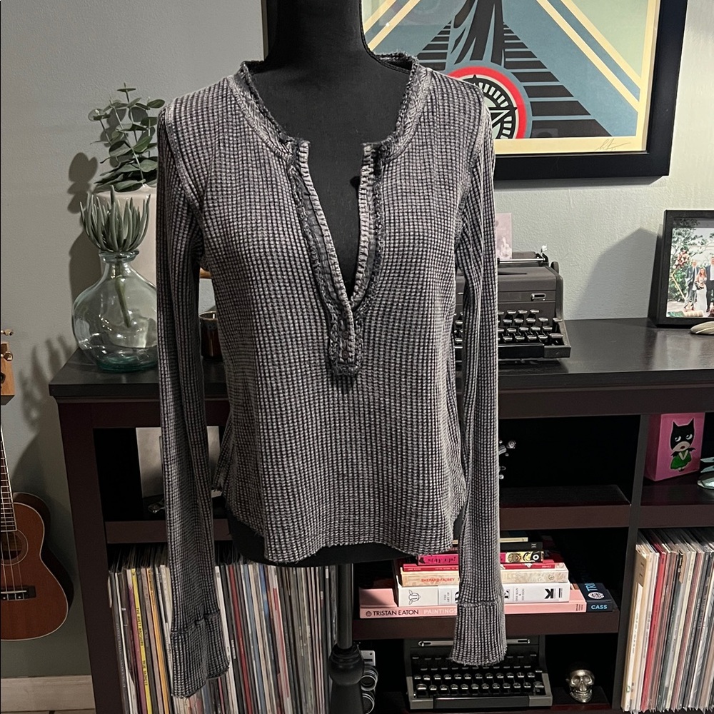 Free People deep V-neck thermal top size large washed black excellent condition